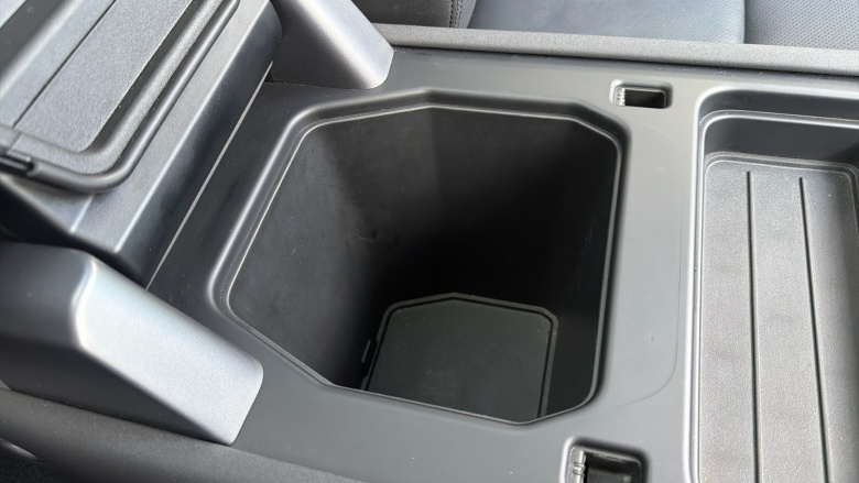 Land Rover Defender 3.0 D250 X-Dynamic SE 110 5dr Auto Diesel Estate